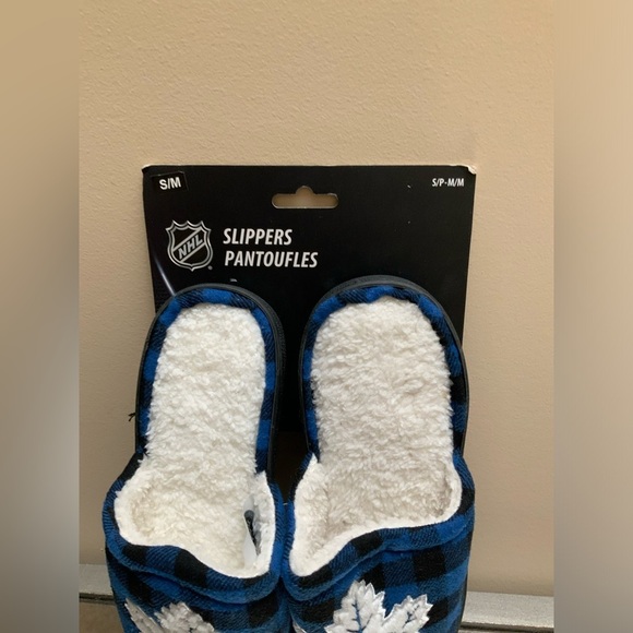 TORONTO MAPLE LEAFS Blue Grip Plaid Fabric Slippers Women’s Size S/M BRAND NEW - Picture 7 of 7
